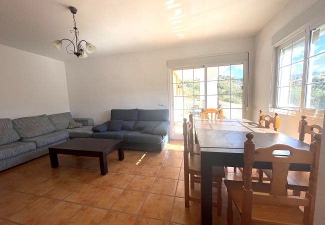 Ferienwohnung in La Cala de Mijas - 3 bdm apartment ideal for 6 workers for rent in la