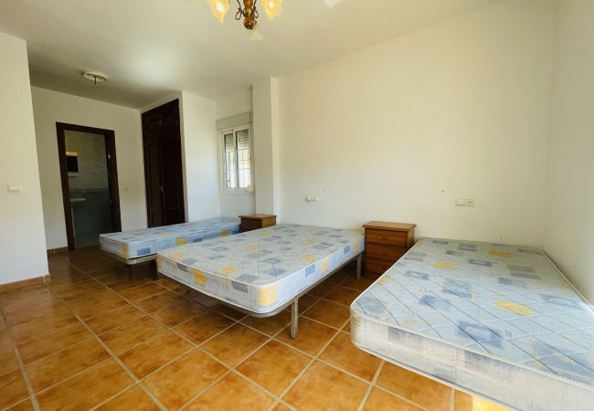 Ferienwohnung in La Cala de Mijas - 3 bdm apartment ideal for 6 workers for rent in la