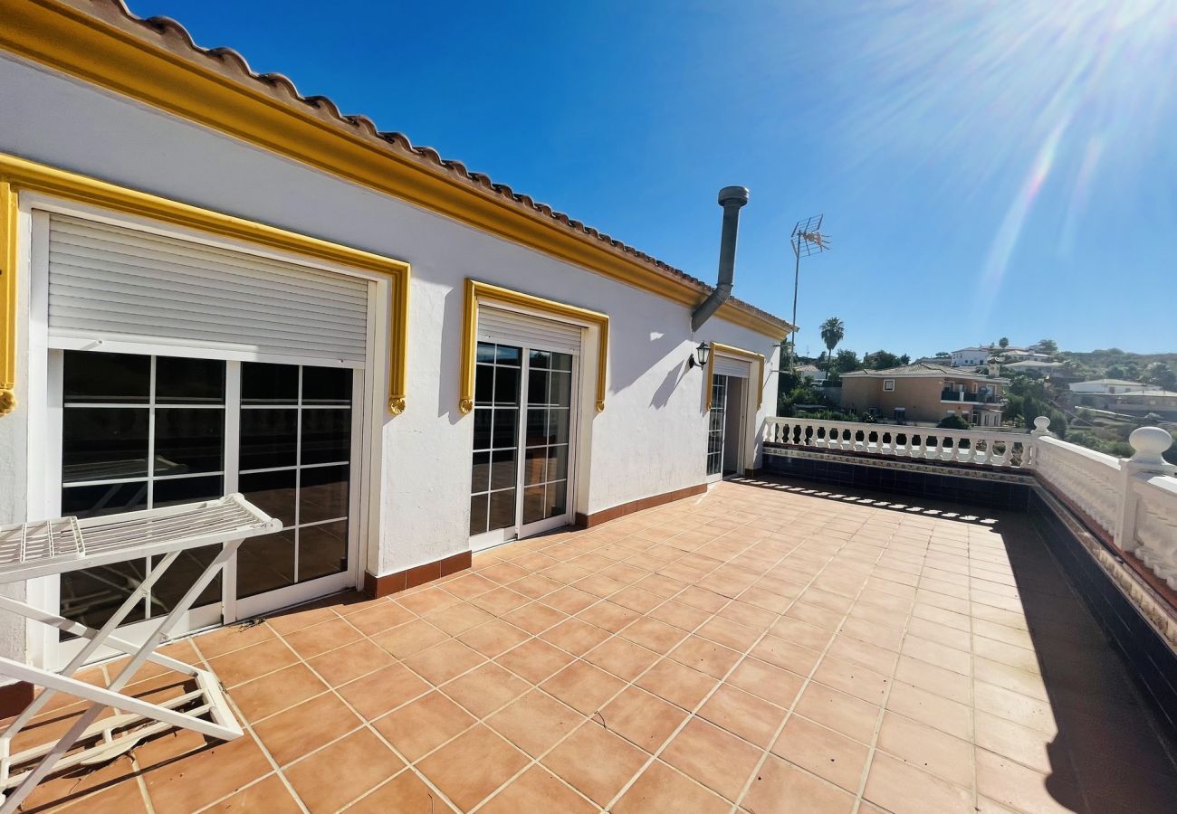 Penthouse in La Cala de Mijas - 2 bdm apartment ideal for 4 workers in La Cala de 