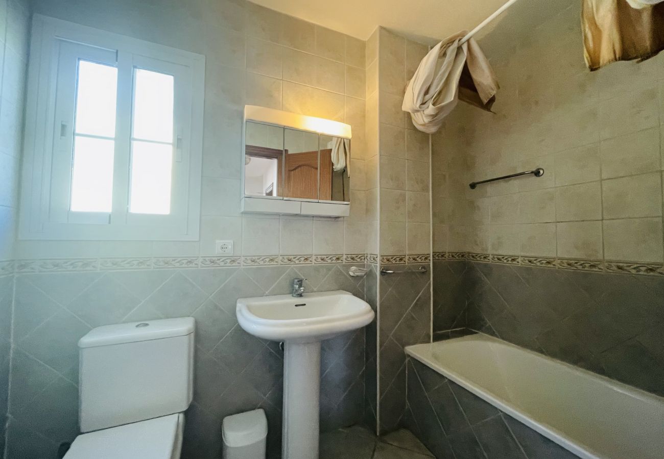 Penthouse in La Cala de Mijas - 2 bdm apartment ideal for 4 workers in La Cala de 