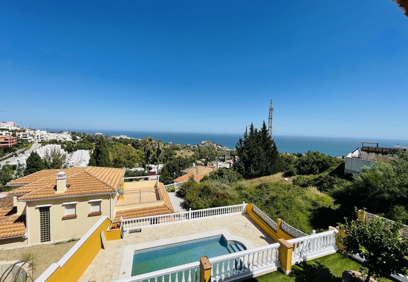 Ferienhaus in Benalmádena - Unfurnished 5 bdm villa with views and huge garage