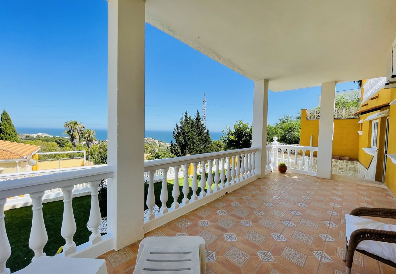 Ferienhaus in Benalmádena - Unfurnished 5 bdm villa with views and huge garage