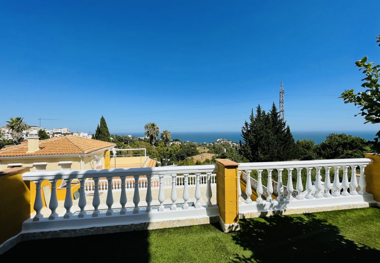 Ferienhaus in Benalmádena - Unfurnished 5 bdm villa with views and huge garage