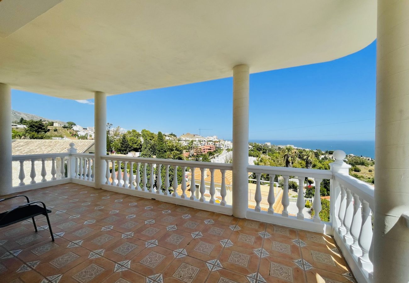 Ferienhaus in Benalmádena - Unfurnished 5 bdm villa with views and huge garage