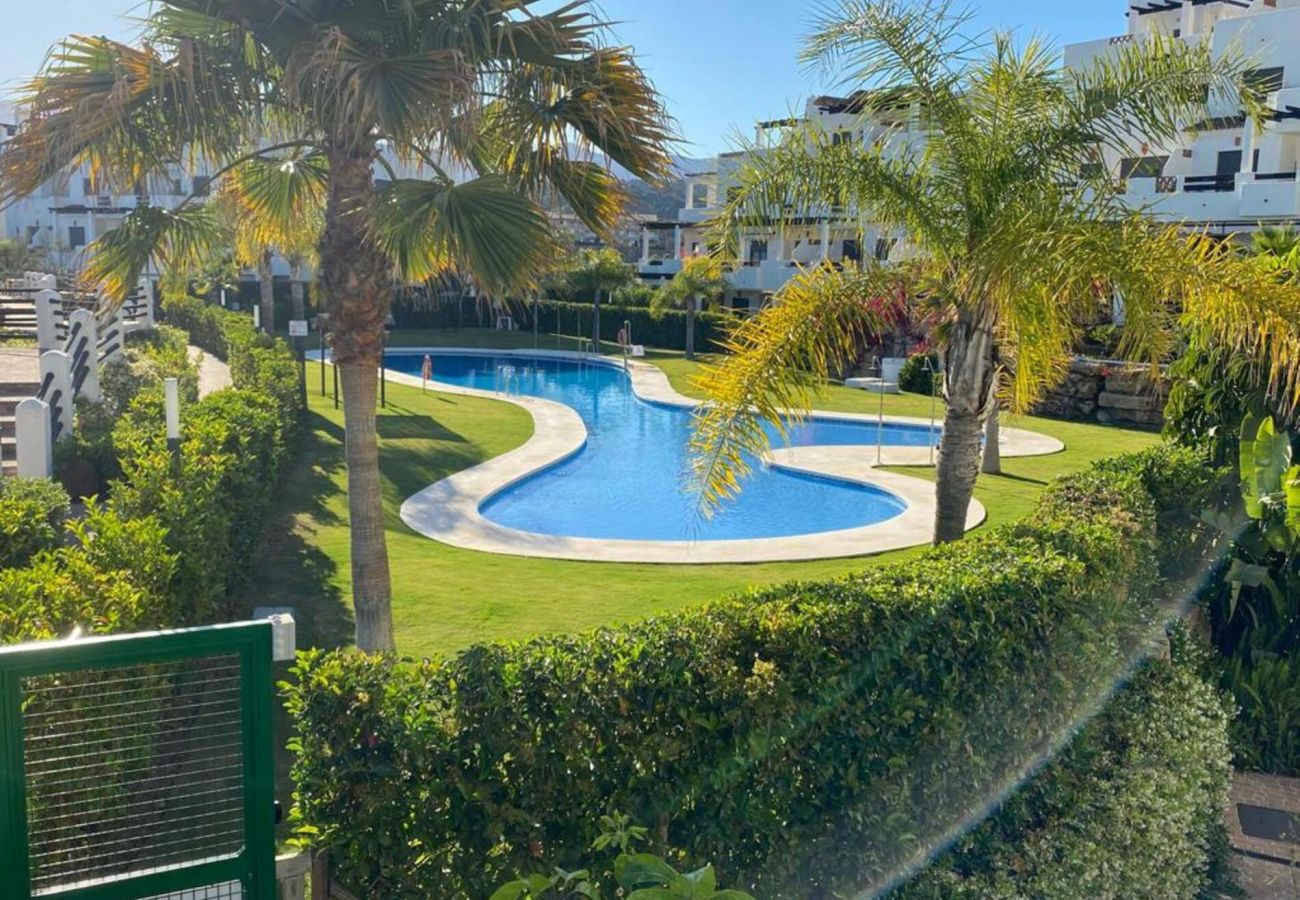 Penthouse in Estepona - Modern 2 bdm penthouse with sea views in Estepona