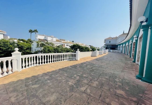  in Mijas Costa - 100 m2 of commercial premises for rent in Riviera 