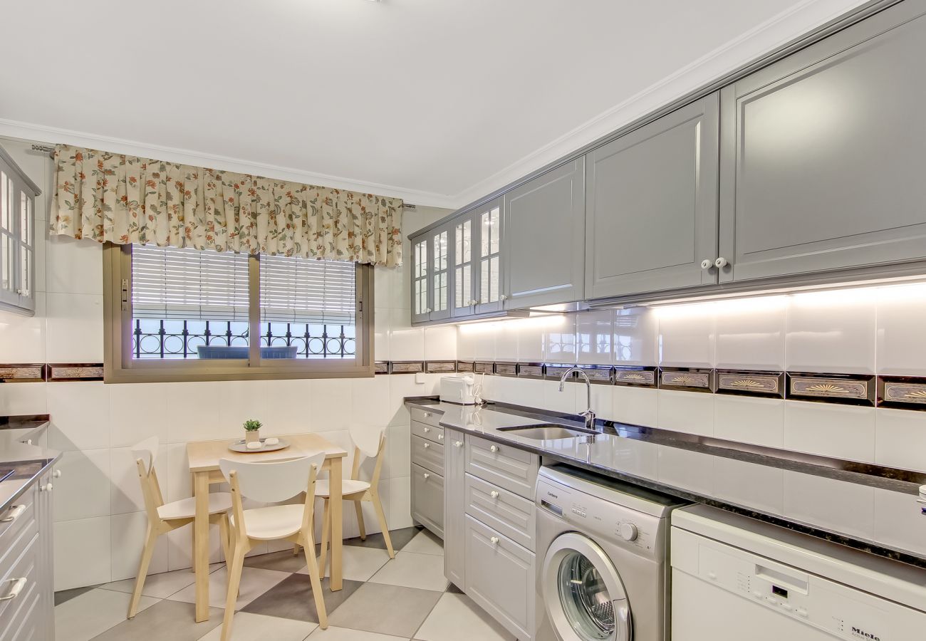 Ferienwohnung in Mijas Pueblo - Spacious 2 bdm apartment with terrace and garage i