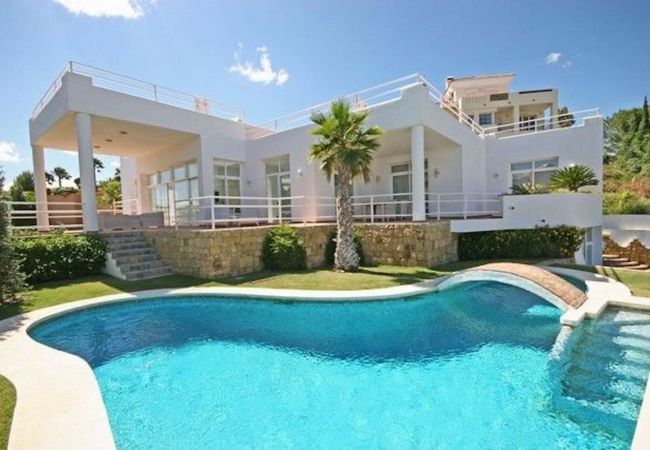 Ferienhaus in Marbella - Luxury modern 5 bdm villa in La Quinta, Benahavis