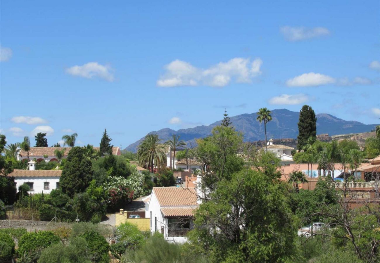 Stadthaus in Guadalmina - Nice unfurnished 4 bedroom townhouse in Guadalmina