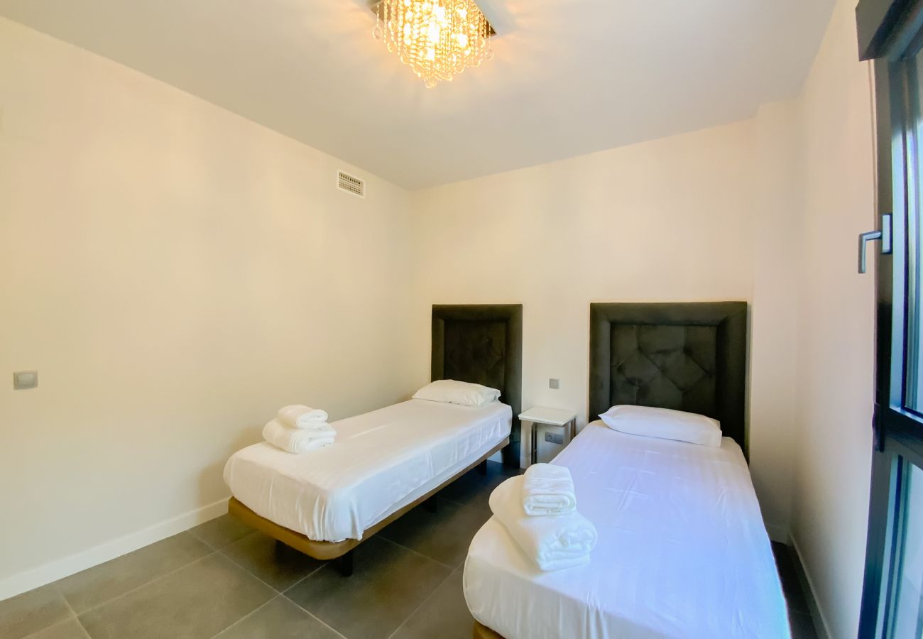 Ferienwohnung in Manilva - Modern 3 bed Apartment in Manilva