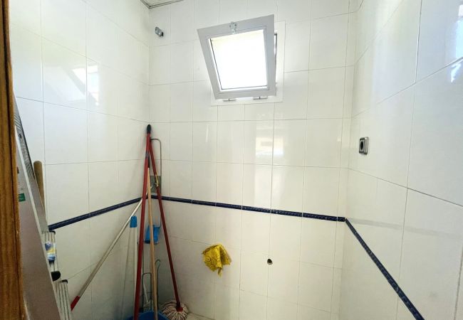 Local comercial en La Cala de Mijas - Commercial premises for rent in busy location Local comercial en La Cala de Mijas - Commercial premises for rent in busy location