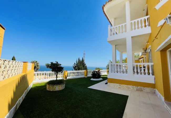 Casa en Benalmádena - Unfurnished 5 bdm villa with views and huge garage