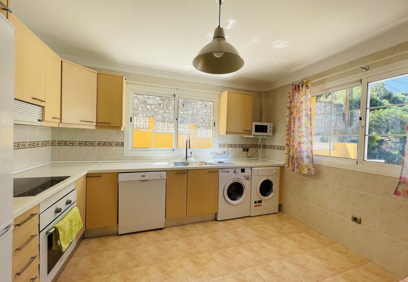 Casa en Benalmádena - Unfurnished 5 bdm villa with views and huge garage