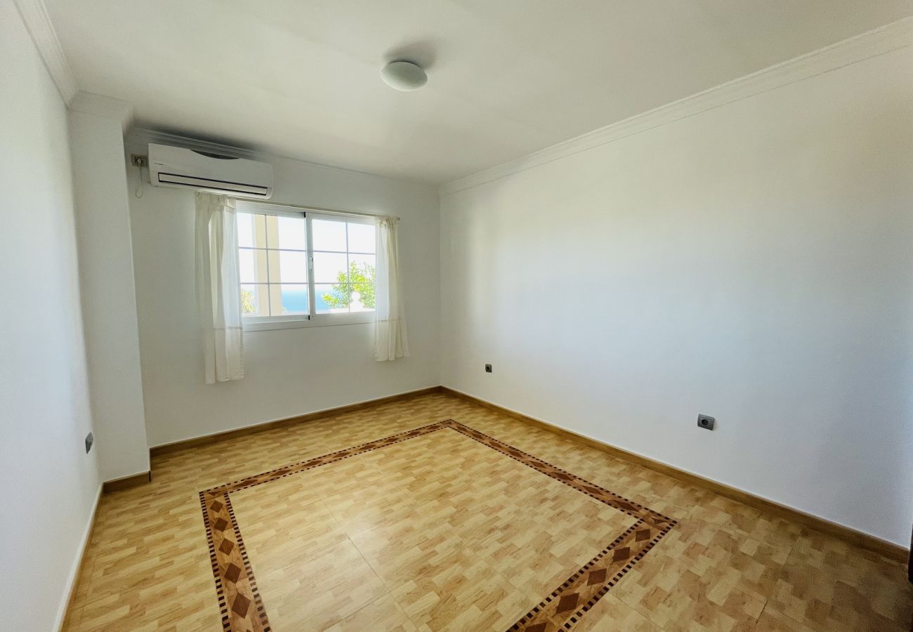 Casa en Benalmádena - Unfurnished 5 bdm villa with views and huge garage
