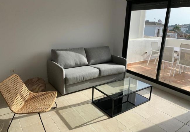 Ático en Estepona - Modern 2 bdm penthouse with sea views in Estepona