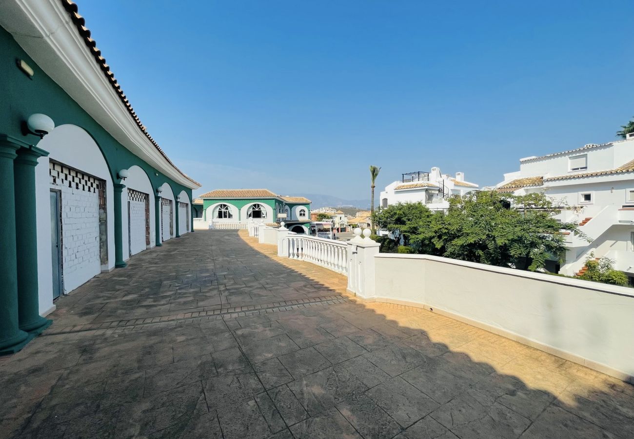 Local comercial en Mijas Costa - 100 m2 of commercial premises for rent in Riviera 