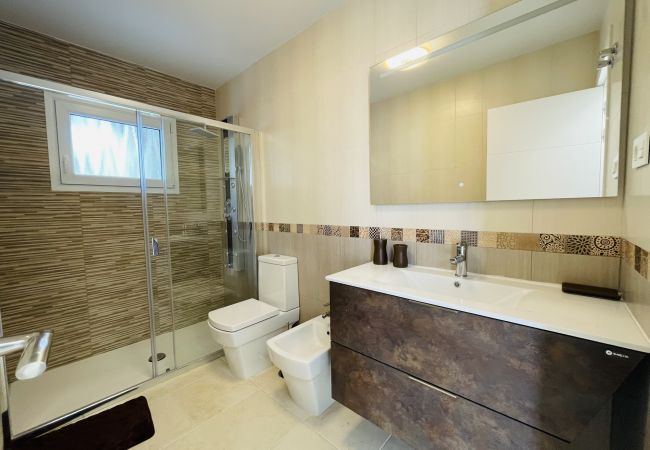 Casa en Mijas Costa - Luxury 4 bdm villa with pool and huge garden  Casa en Mijas Costa - Luxury 4 bdm villa with pool and huge garden