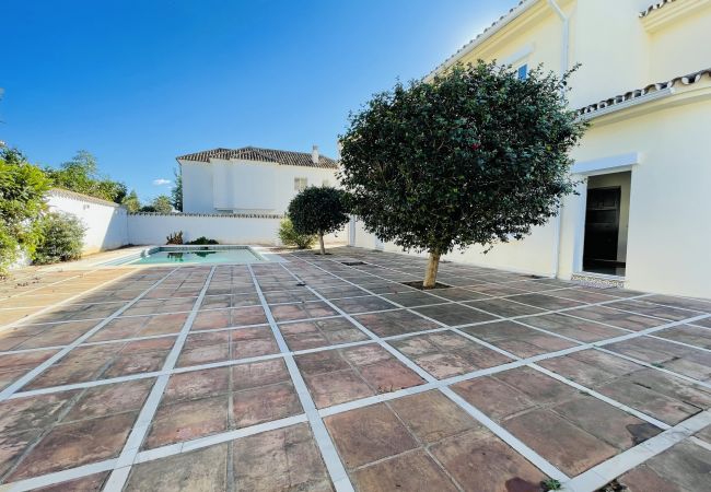 Casa en Marbella - Luxury 4 bdm house with big land and pool in the c Casa en Marbella - Luxury 4 bdm house with big land and pool in the c