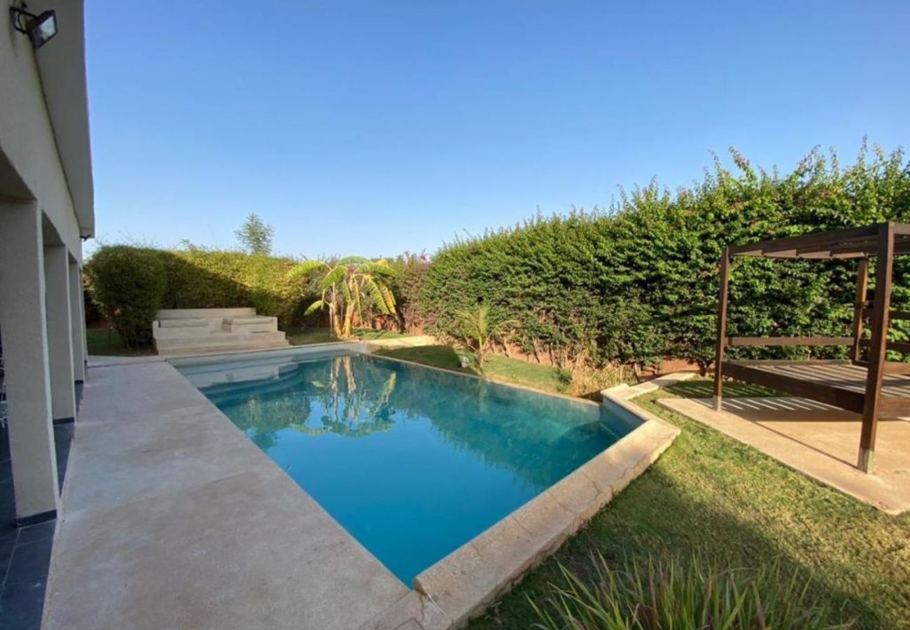 Villa en  - Spacieuse villa avec piscine en résidence