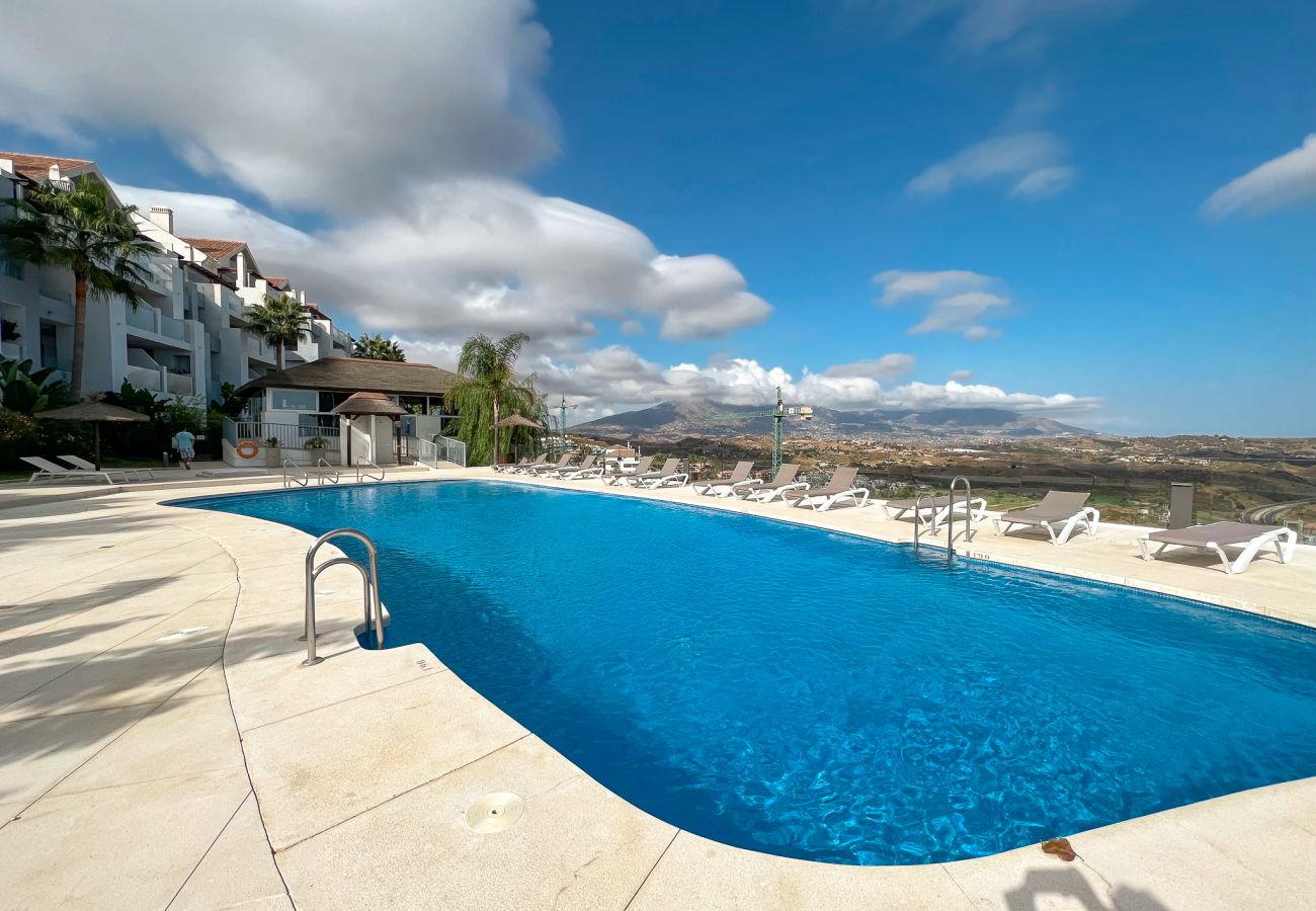 Apartamento en Mijas Costa - La Cala ,golf, pool and sea view