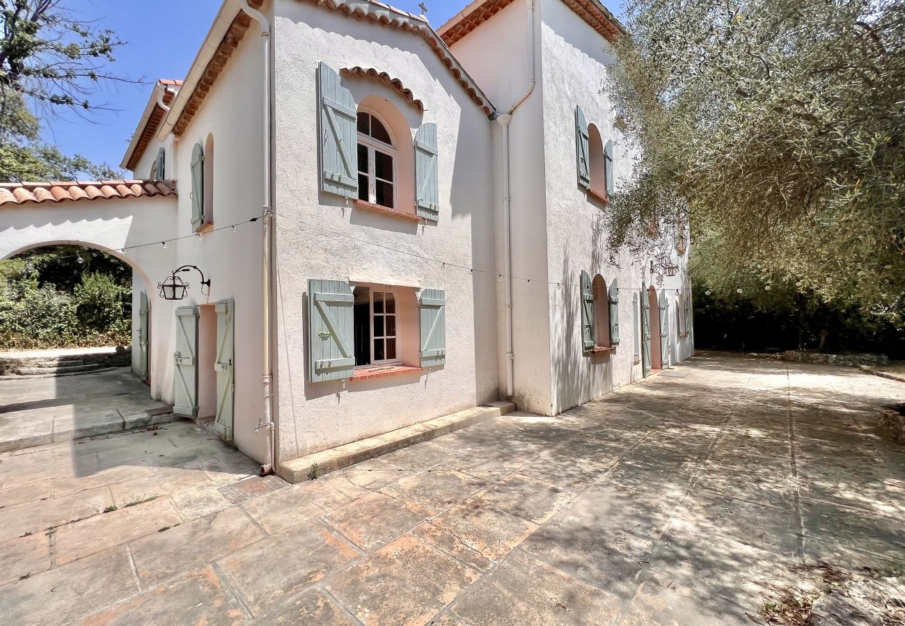 Maison à Grasse - Le Mas des Oliviers, piscine privée