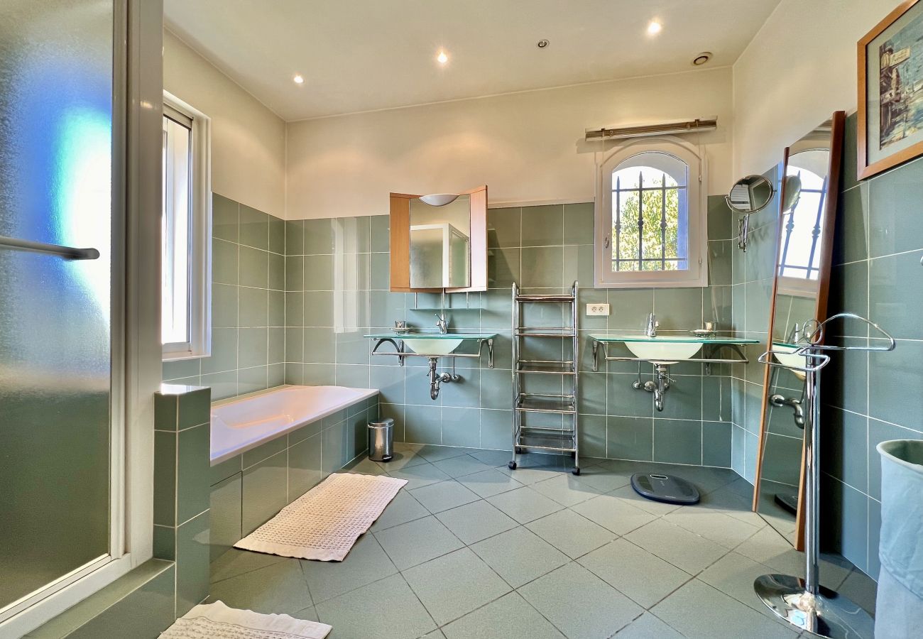 Villa à Grasse - La Villa Ajda, piscine privée