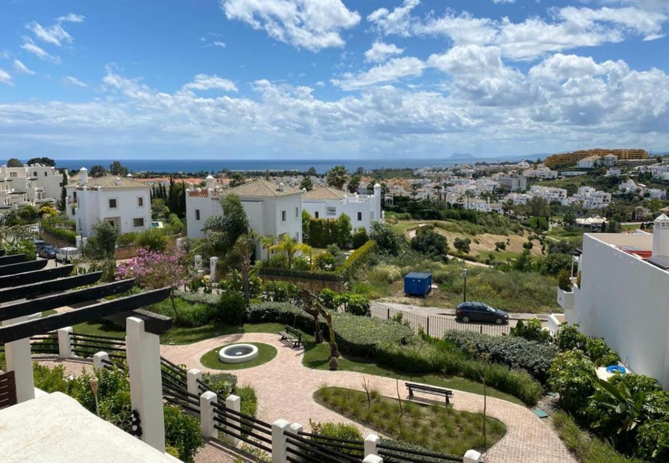 Appart au dernier étage à Estepona - Modern 2 bdm penthouse with sea views in Estepona