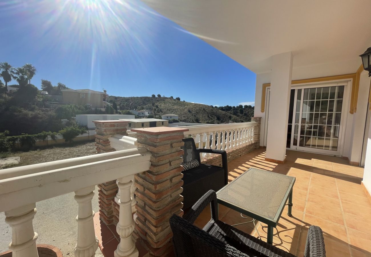 Apartment in La Cala de Mijas - 3 bdm apartment ideal for 6 workers for rent in la