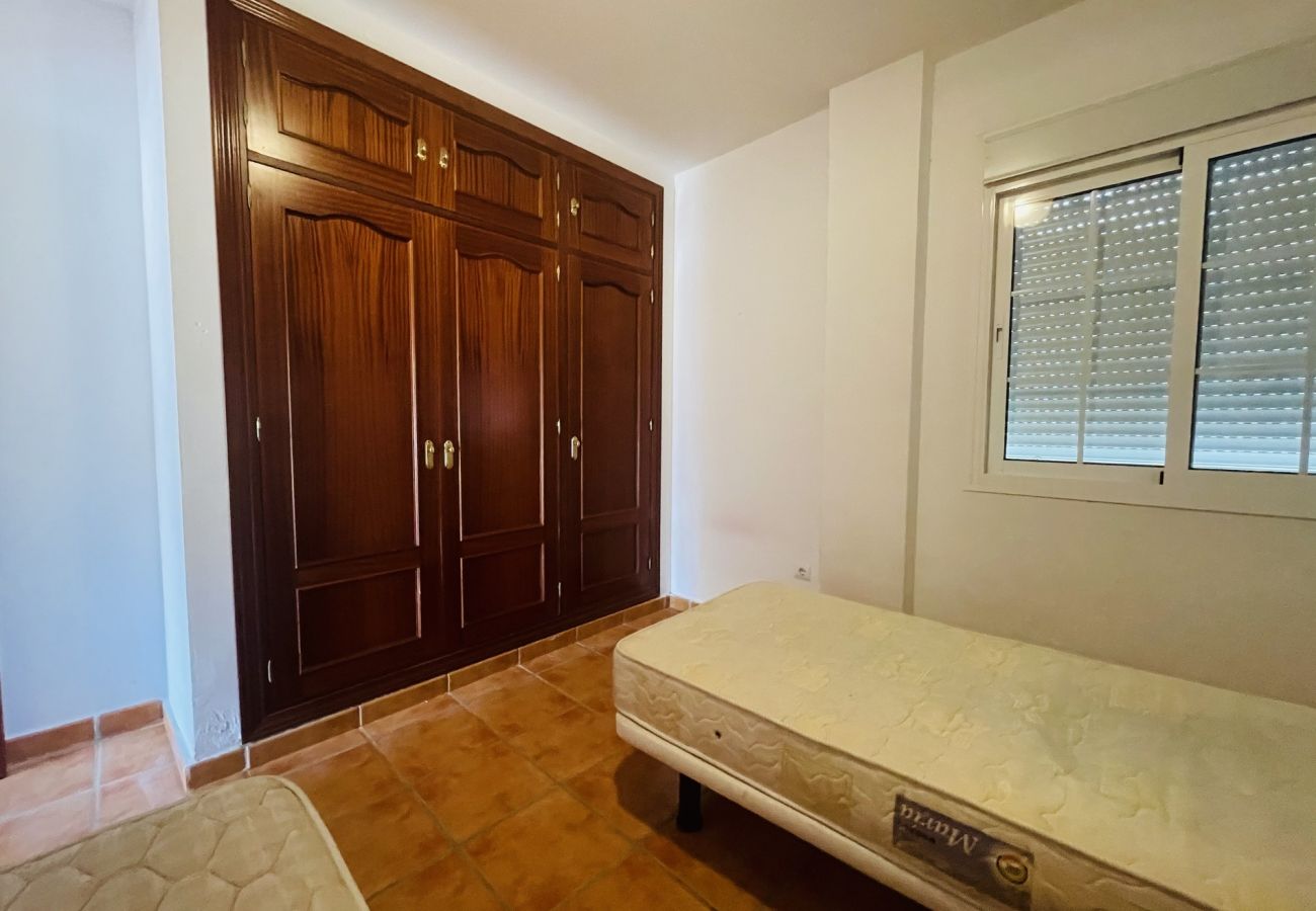 Apartment in La Cala de Mijas - 3 bdm apartment ideal for 6 workers for rent in la