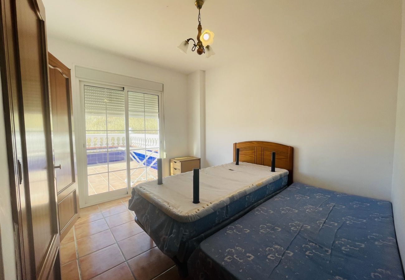 Penthouse in La Cala de Mijas - 2 bdm apartment ideal for 4 workers for rent in la Cala de Mijas