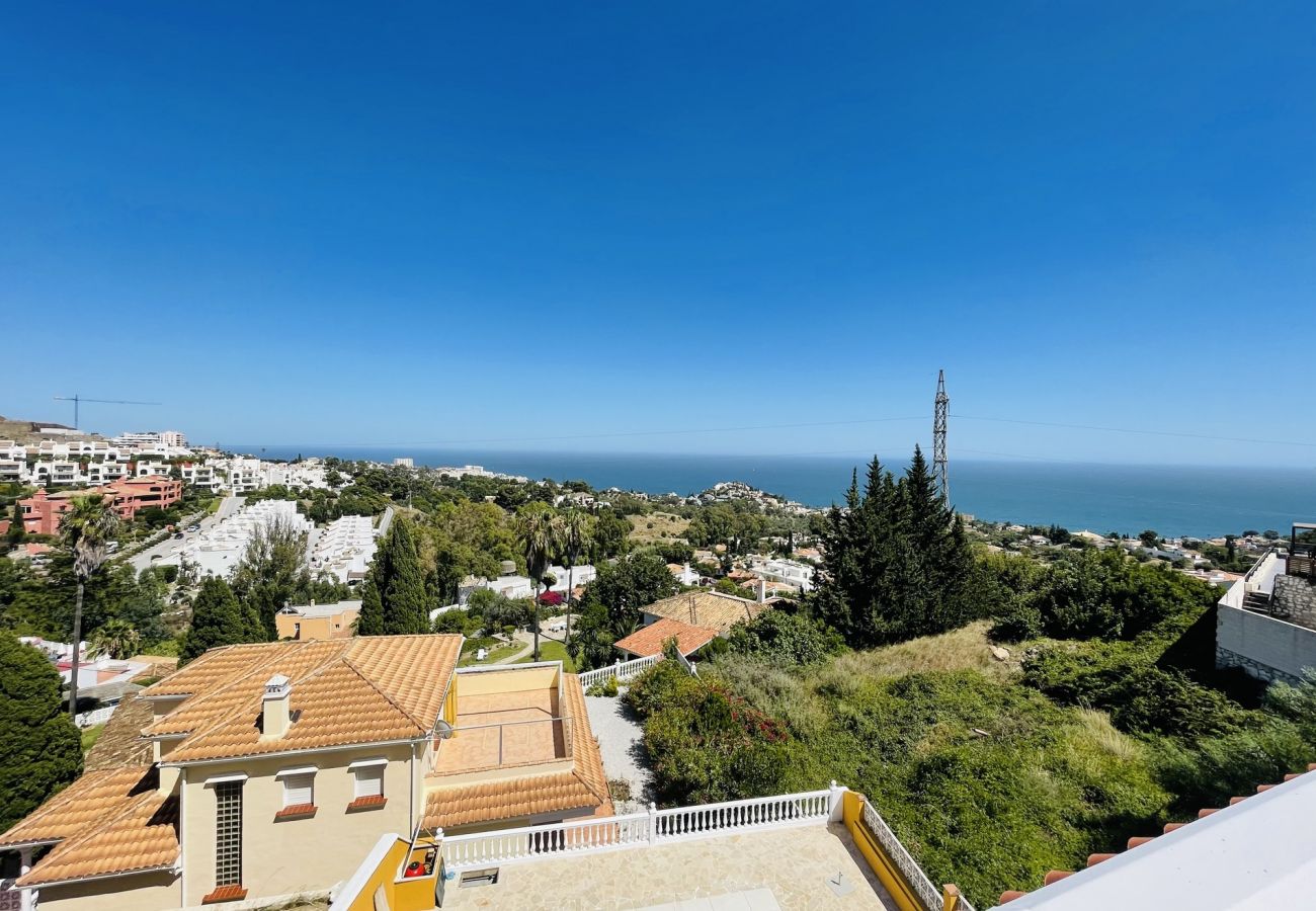 House in Benalmádena - Spacious unfurnished 5 bdm villa with pool, garden, garage for 10 cars for rent