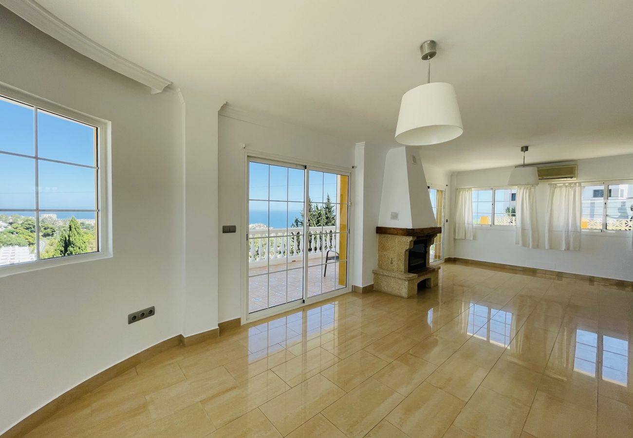 House in Benalmádena - Spacious unfurnished 5 bdm villa with pool, garden, garage for 10 cars for rent
