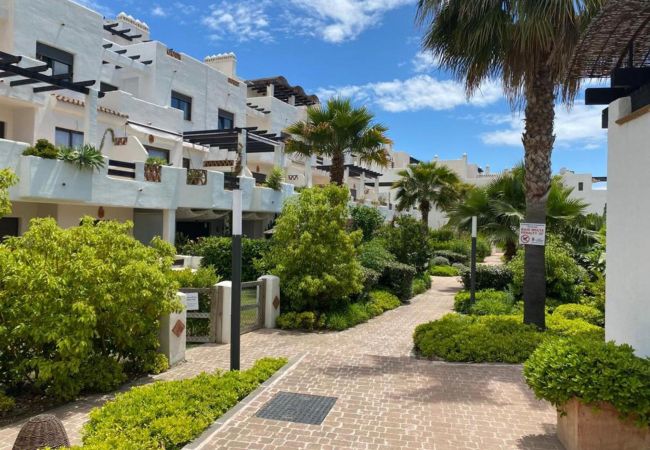 Penthouse in Estepona - Modern 2 bdm penthouse with sea views in Estepona