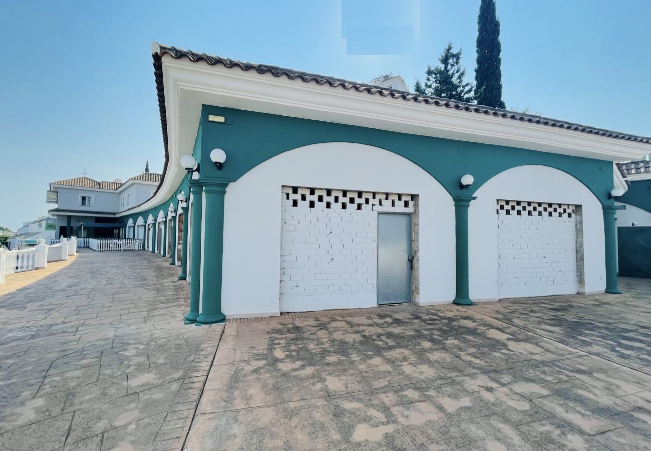 Commercial space in Mijas Costa - 100 m2 commercial premises for rent in Mijas Costa