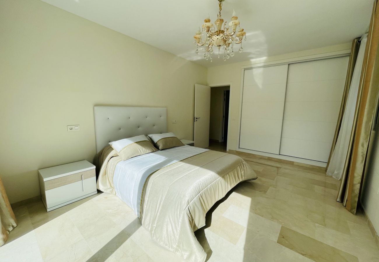 House in Mijas Costa - Luxury 4 bdm villa with pool and huge garden 