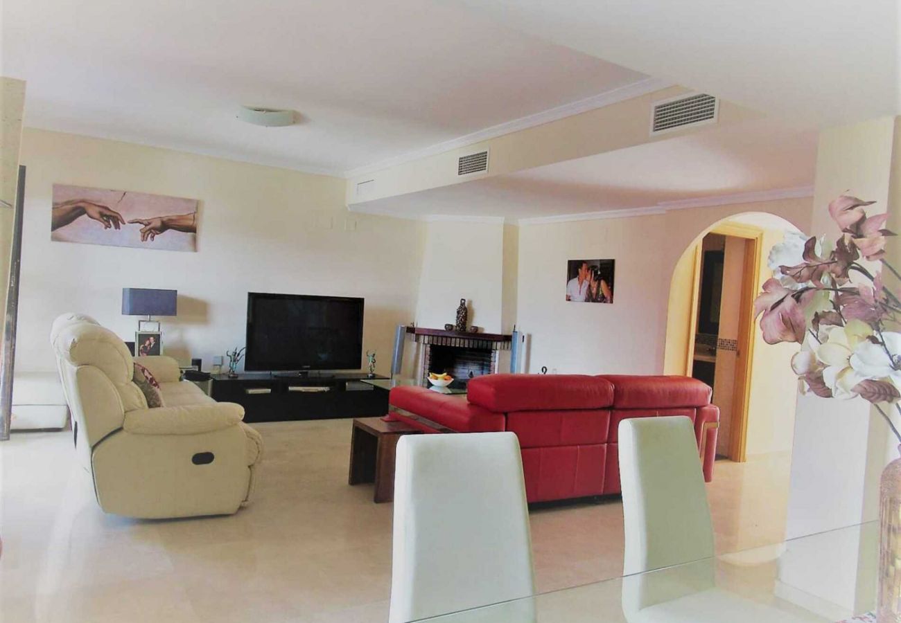 Townhouse in Guadalmina - Nice unfurnished 4 bedroom townhouse in Guadalmina