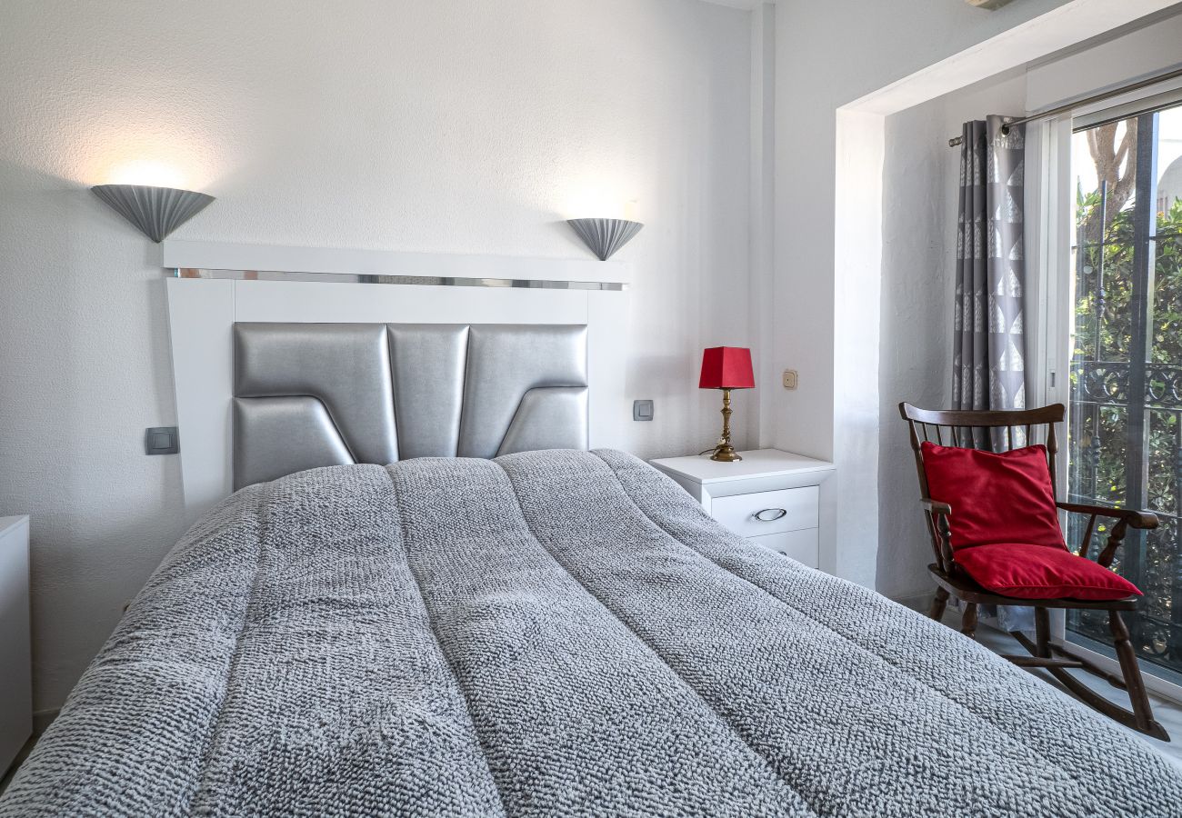 Apartment in Mijas Costa - Calahonda, sea side and pool