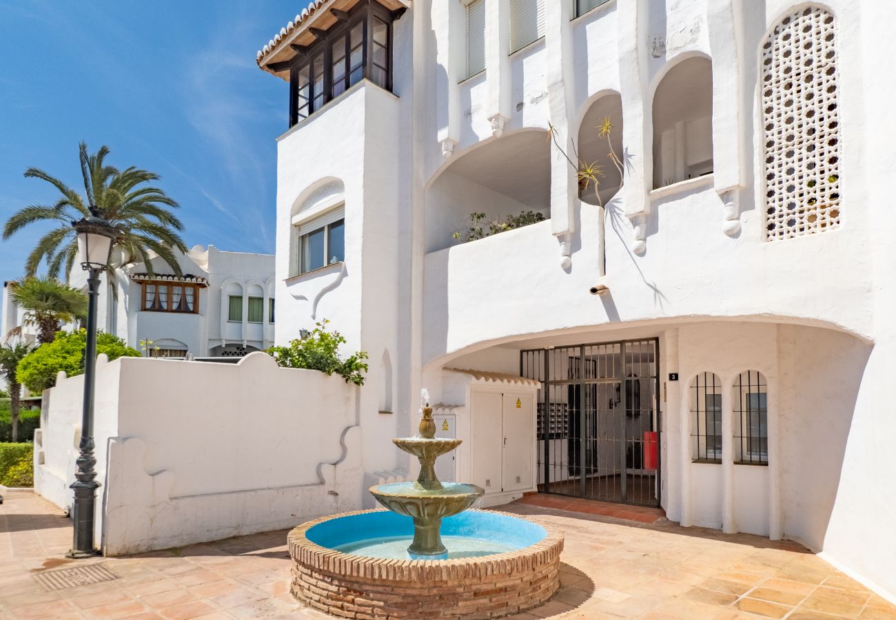 Apartment in Mijas Costa - Calahonda, sea side and pool