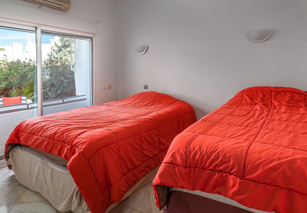 Apartment in Mijas Costa - Calahonda, sea side and pool