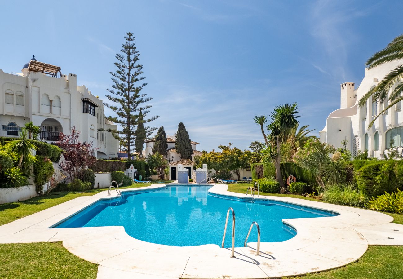 Apartment in Mijas Costa - Calahonda, sea side and pool