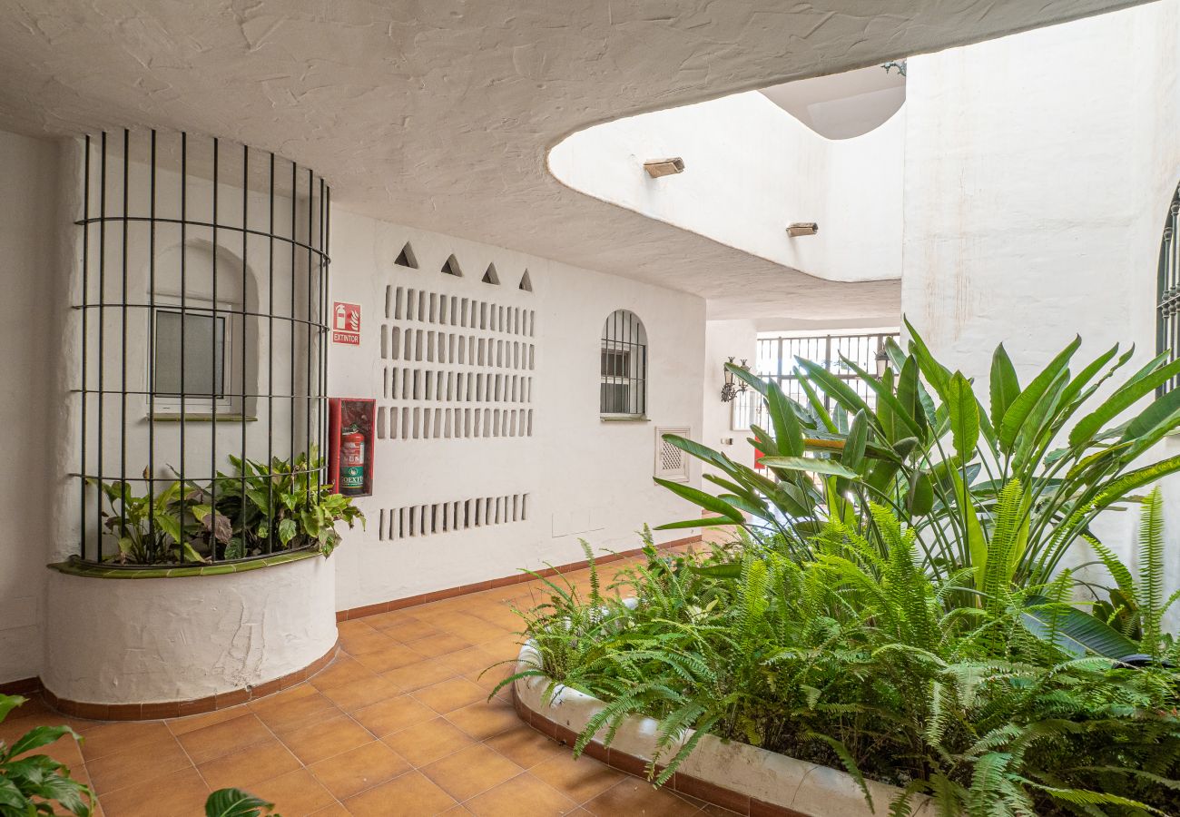 Apartment in Mijas Costa - Calahonda, sea side and pool