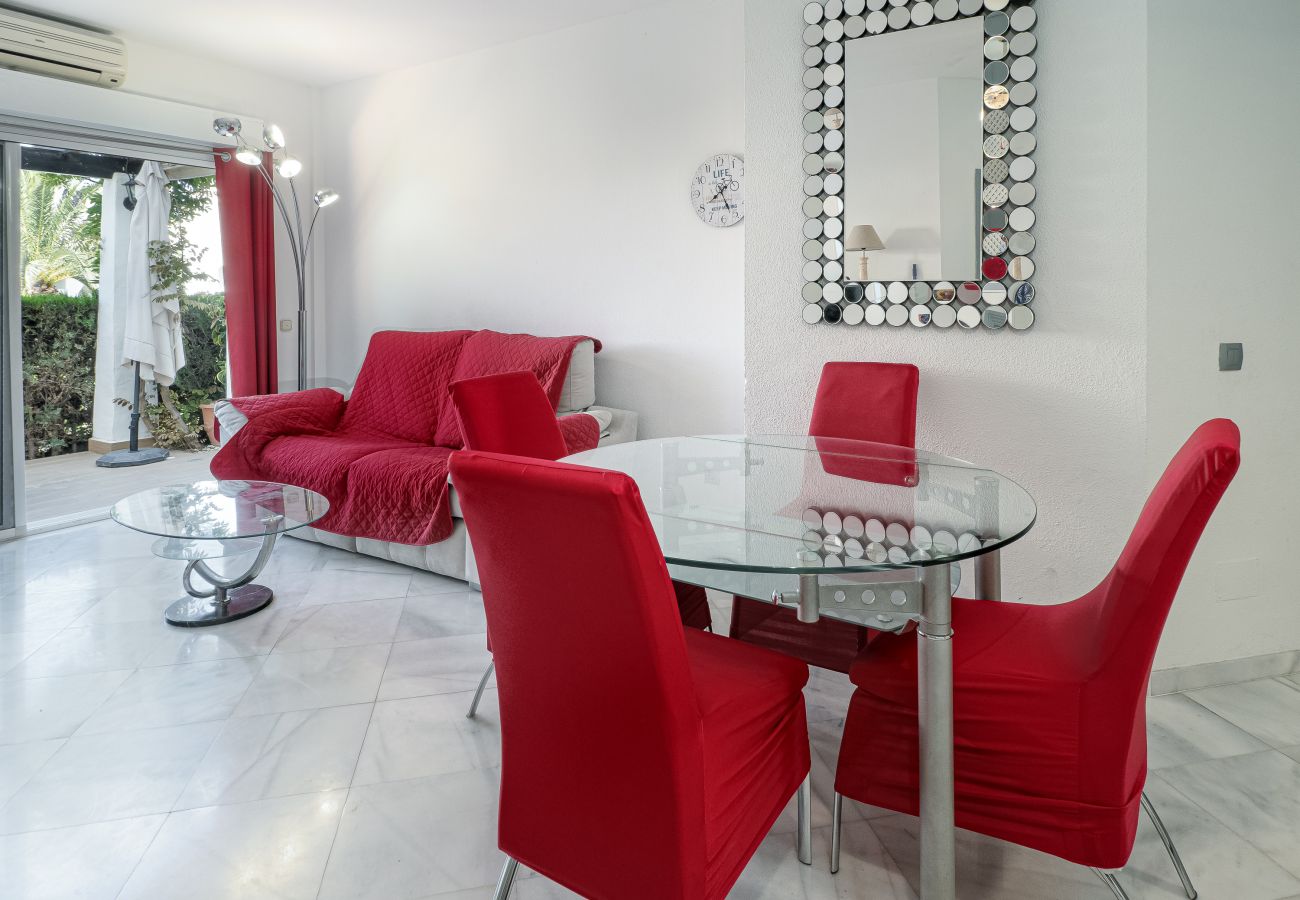 Apartment in Mijas Costa - Calahonda, sea side and pool