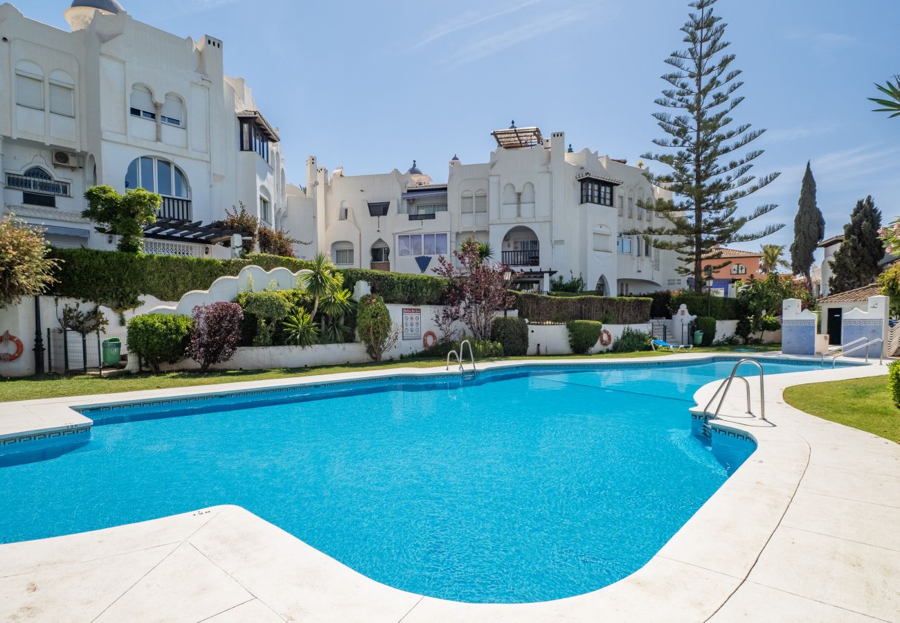 Apartment in Mijas Costa - 2 bed apart -3 mins walk from the beach