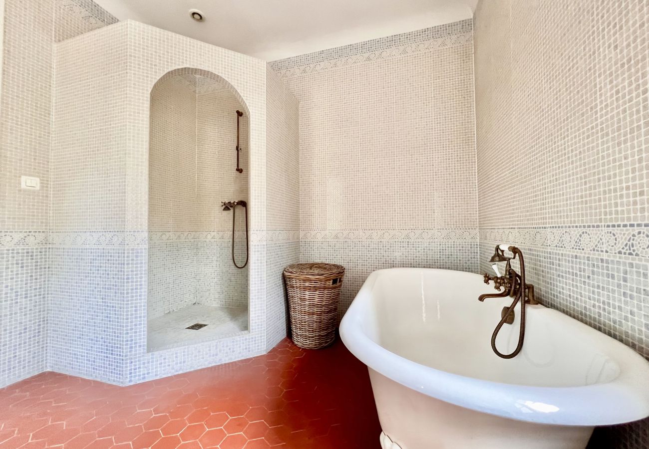 House in Grasse - Le Mas des Oliviers, piscine privée