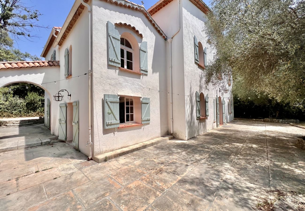 House in Grasse - Le Mas des Oliviers, piscine privée