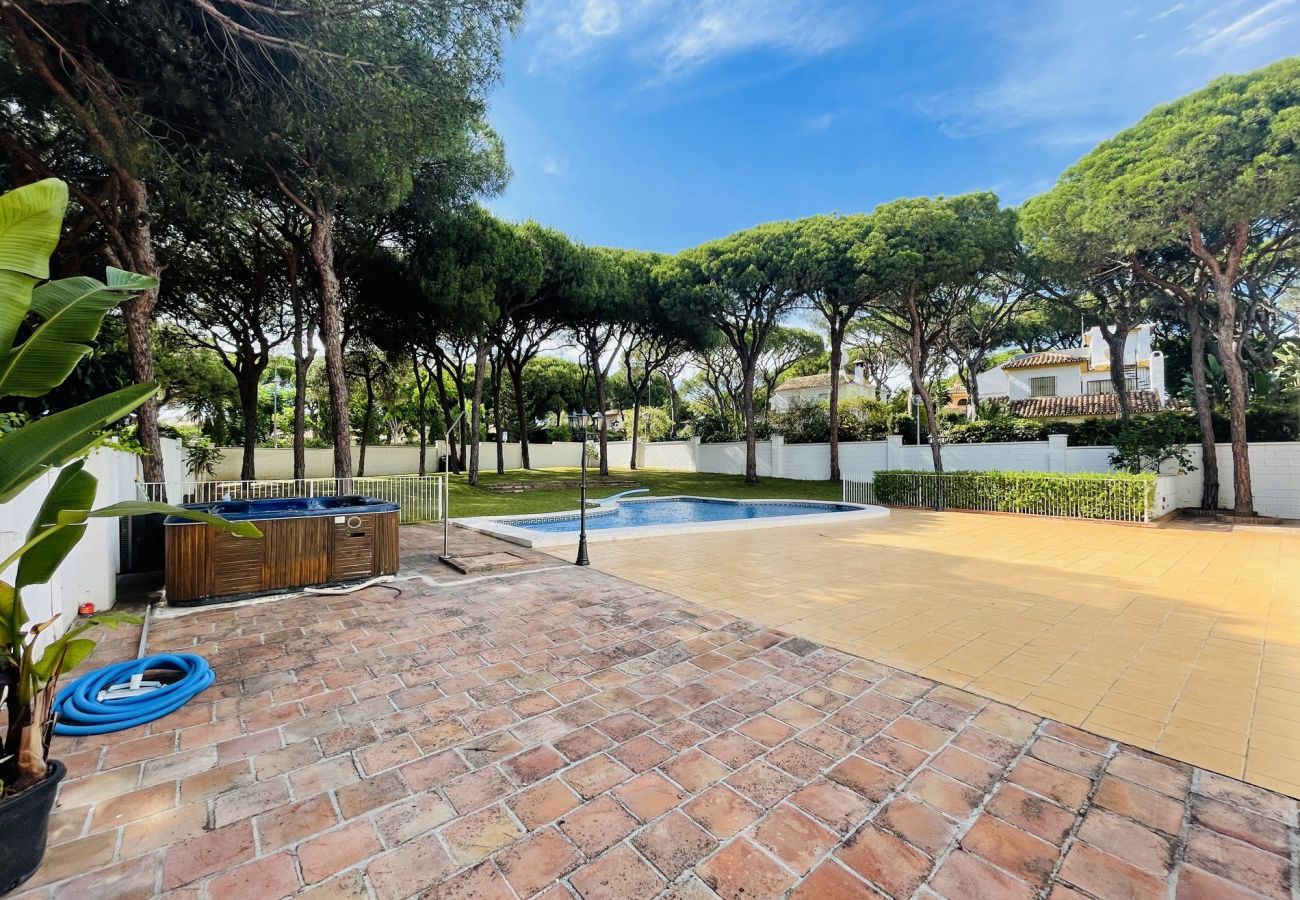 Stuga i Mijas Costa - Luxury 4 bdm villa with pool and huge garden 