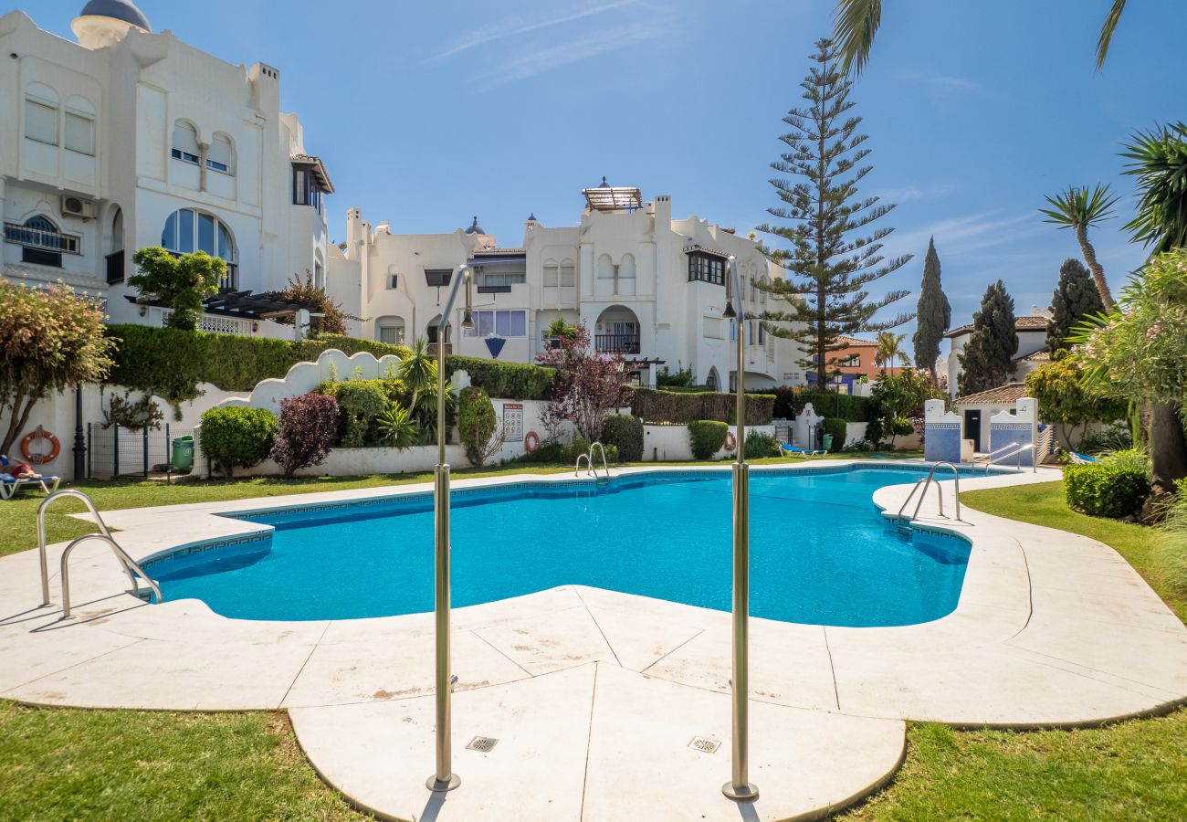 Lägenhet i Mijas Costa - Calahonda, sea side and pool