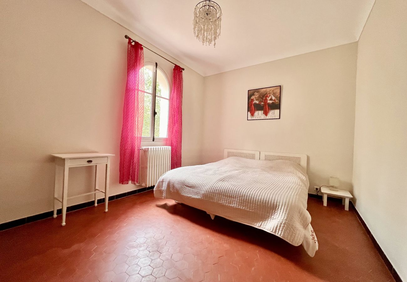 Stuga i Grasse - Le Mas des Oliviers, piscine privée