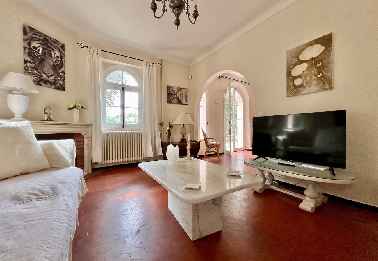 Stuga i Grasse - Le Mas des Oliviers, piscine privée